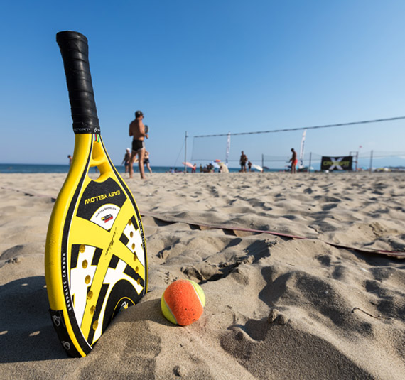 Beach tennis